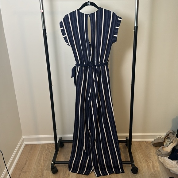 Monteau Navy and White Short Sleeve Belted Striped Open Back Jumpsuit Size Small - Picture 7 of 7